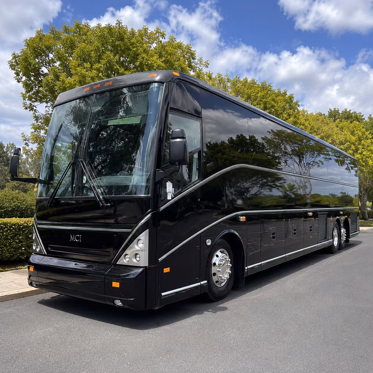 shuttle buses for refinery turnarounds and energy industry contractor groups